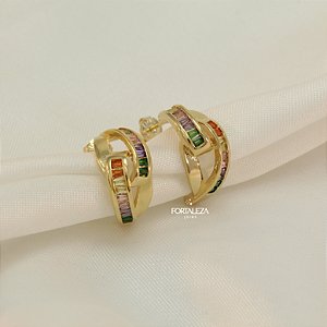 Brinco Argola Entrelaçado com Zircônias Multicoloridas Banhado a Ouro 18k