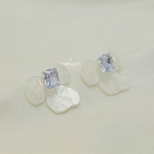 Brinco Flor de Resina Banhado a Prata