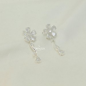 Brinco Flor Cravejada com Ramo Pendurado Banhado a Prata