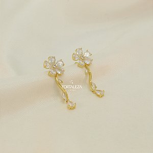Brinco Flor Cravejada com Ramo Pendurado Banhado a Ouro 18k