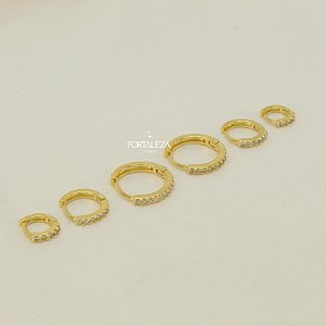 Brinco Argola em Trio Cravejada em Cristal Banhado a Ouro 18k