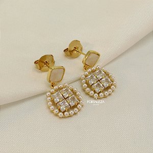 Brinco Cravejado com Mini Pérolas e Zircônia Banhado a Ouro 18k