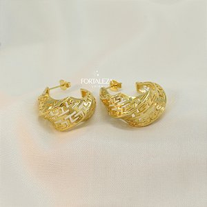 Brinco Argola Torcido com Detalhes Vazados Banhado a Ouro 18k