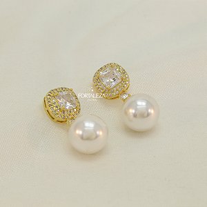 Brinco Pérola Base Quadrada Cravejada Banhado a Ouro 18k