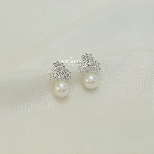 Brinco de Pérola com Topo Cravejado em Zircônias Banhado a Prata