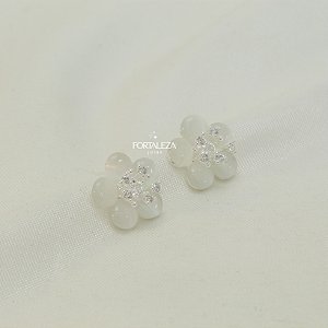 Brinco de Flor com Pétalas Madrepérola Banhado a Prata