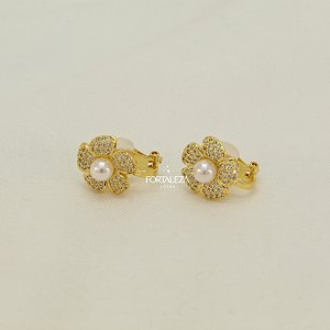 Brinco de Pressão Flor Cravejada Banhado a Ouro 18k
