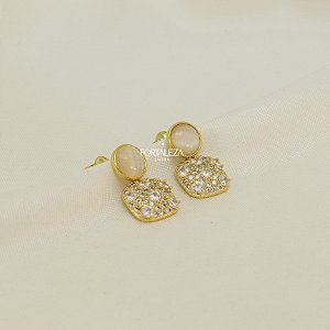 Brinco Elegante de Pino Redondo e Pingente Quadrado Cravejado Banhado a Ouro 18k