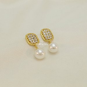 Brinco com Topo Cravejado e Pingente de Pérola Banhado a Ouro 18k
