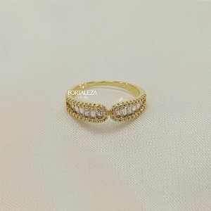 Anel com Detalhes de Zircônia Cristal Banhado a Ouro 18k