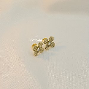 Brinco Flor Cravejada Banhado a Ouro 18k