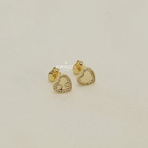 Brinco de Coração Cravejado com Micro Zircônias Banhado a Ouro 18k