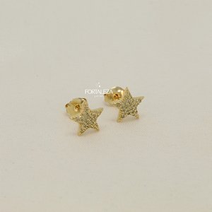 Brinco de Estrela Cravejado com Zircônia Cristal Banhado a Ouro 18k