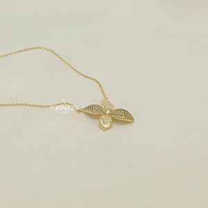 Gargantilha de Flor com Quatro Pétalas Cravejado Banhado a Ouro 18k