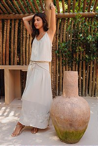 Vestido crepe aquarelas alcinhas areia