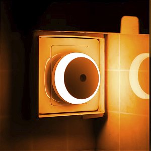 Luz Noturna LED Sensor de Luminosidade Automático Econômica Quarto CH293
