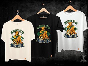 Camiseta Aqui é o Brasil - Cachorro caramelo