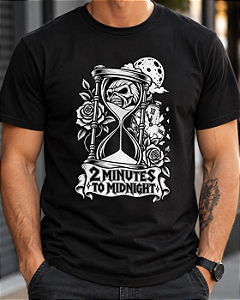 Camiseta Iron Maiden - 2 Minutes to Midnight (manga com / sem paetê)