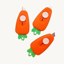 ESTILETE DE PLÁSTICO/METAL 9,5X2CM EAC005