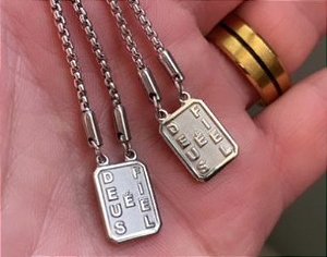 Colar Escapulário Deus é Fiel  Básico Aço Premium - 60cm - Pode molhar, não escurece - COR10