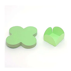 Forminha para doce verde folha (50 und)