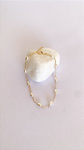 Pulseira Nina - mini corrente com pérolas ovais Banho Ouro 18k