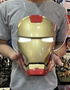 Luminária Homem de Ferro