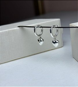 BRINCO ARGOLA COM CORAÇAO PEQUENO EM PRATA 925