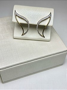 BRINCO FOLHA ZIRCONIA BANHADO A OURO 18K