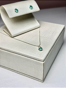 COLAR E BRINCO PONTO DE LUZ ESMERALDA EM PRATA 925