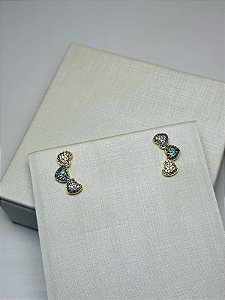 BRINCO 3 CORAÇOES CRAVEJADO BANHADO A OURO 18K