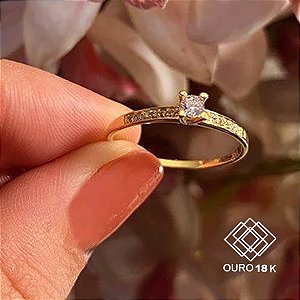 Anel Solitário De Compromisso/Noivado Ouro 18k Zircônias