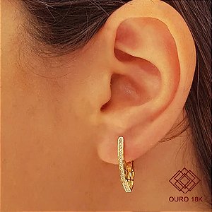 Brinco Argola Design V Ouro 18k Zircônia