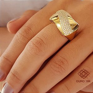 Anel Quadrado em Ouro 18k e Zircônias