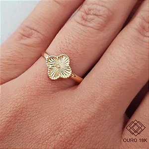 Anel Trevo Ouro 18k