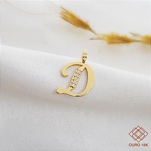 Pingente Letra D Ouro 18k Zircônia