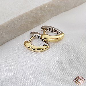 Brinco Argola em formaV Duality Ouro 18k