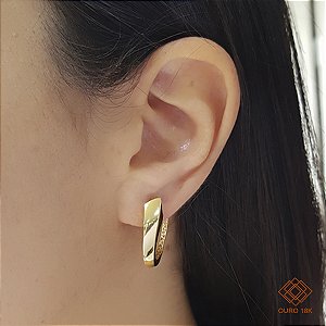 Brinco Meia Argola Curva Bold Ouro 18K