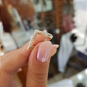 Anel Asa Delta em Ouro 10k e Diamante