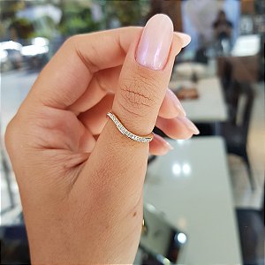 Anel Asa Delta em Ouro 10k e Diamante
