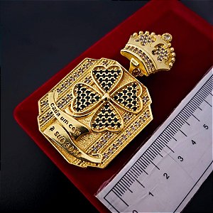 Pingente Trevo Cada Um Com Sua Sorte Cravejado G - Banhado a Ouro 18k