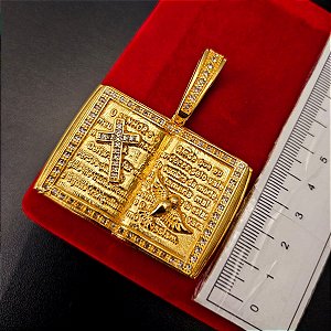 Pingente Bíblia Salmos 23 Cravejado - Banhado a Ouro 18k
