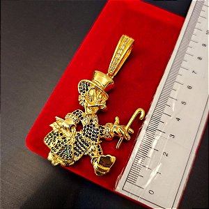 Pingente Tio Patinhas Bolsa de Dinheiro Cravejado - Banhado a Ouro 18k