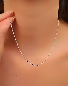Gargantilha Lisa Choker Com Corações Pp Na Corrente - 45 Cm