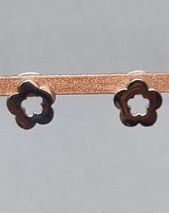 Brinco Flor Monada em Aço Prateado – 10mm