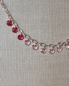 Gargantilha Prata 40 + 5cm Com Pontos de Luz Rosa e Pink Pendurados