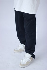 Calça Reta Preta em Sarja