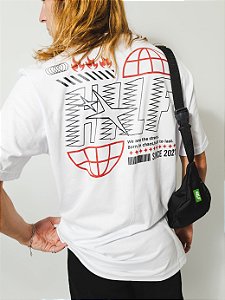 Camiseta Hilf Stars ( BRANCA)