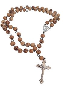Terço Sementes de Açaí com Crucifixo e Medalha Nossa Senhora de Fátima