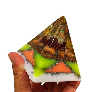 Pirâmide Orgonite 4 elementos 6 cm Terra, Fogo, Ar e Água + Brinde